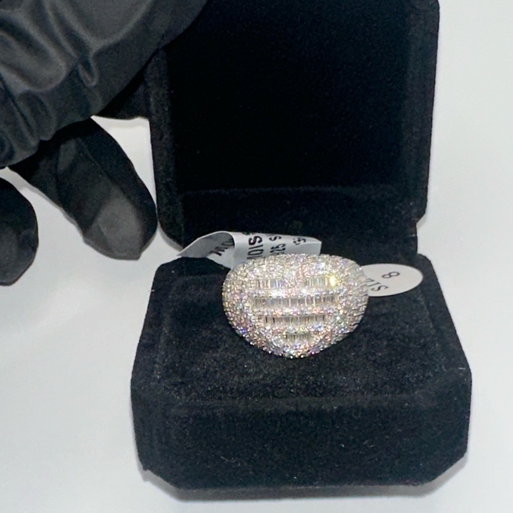 4ct Moissanite Heart Ring - Picture 7 of 16